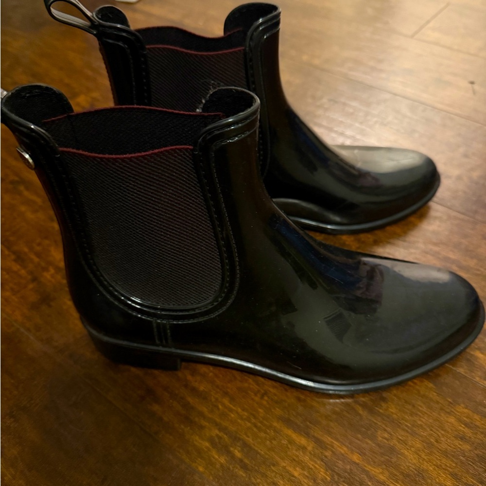 Black patent leather rain booties with elastic slip in on side